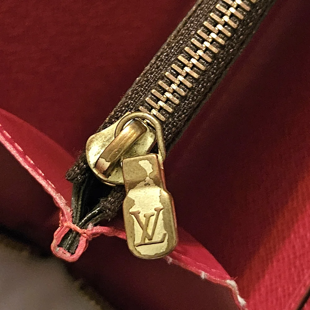 Louis Vuitton Wallet - Picture 5 of 15